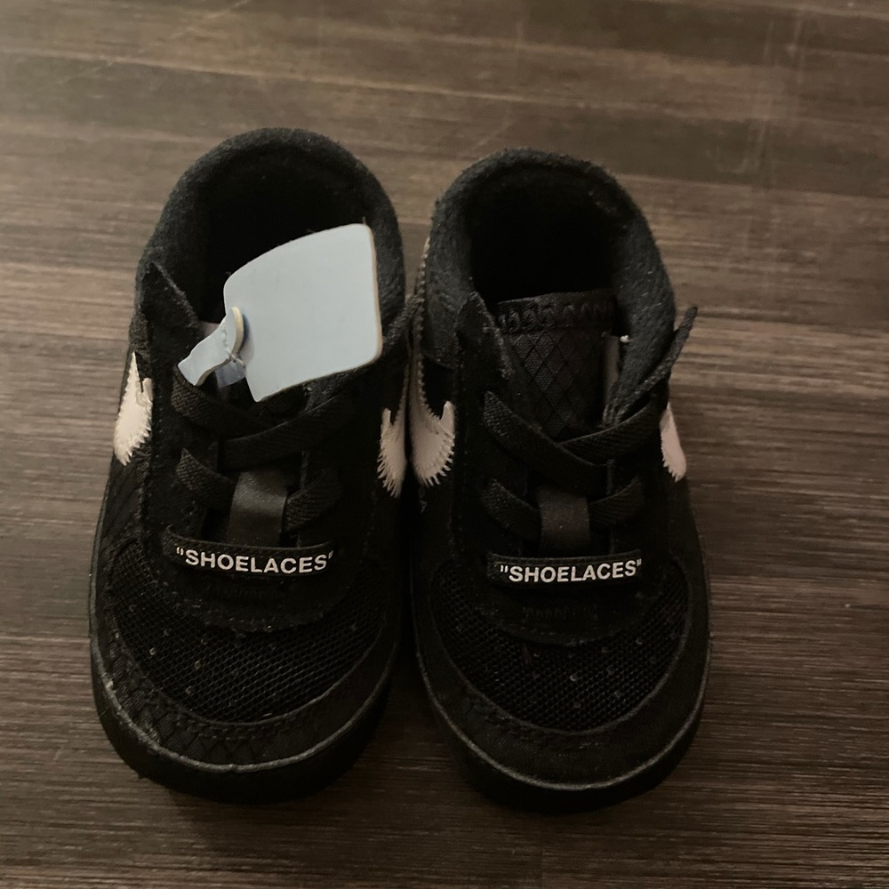 Infant offwhite nikes in black size 3c used only 3x